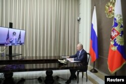 Ruski predsjednik tokom razzgovora sa američkim predsjednikom 7. decembra