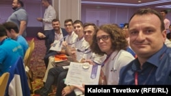 Българският отбор след награждаването.