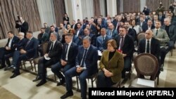 Predstavnici Vlade, načelnici i gradonačelnici iz Republike Srpske na sastanku u Banjaluci, 19. februar 2025.