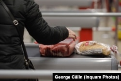 Până la 1 iulie, adaosul comercial la o serie de alimente considerate de bază este plafonat.