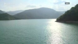 Езерото кое ги спојува и дели Косово и Србија