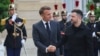 Emmanuel Macron francia elnök fogadja Volodimir Zelenszkij ukrán elnököt a párizsi Élysée-palotában, 2025. szeptember 3-án
