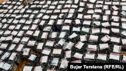 Kuti votimi në Qendrën për Numërim në Prishtinë. Fotografi ilustruese. 