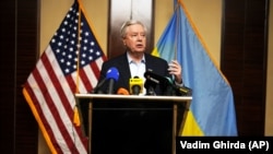 Линдси Грэм во время визита в Киев, 18 марта 2024 года