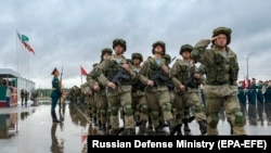 Руски војници маршираат на церемонијата на отворањето на заедничките руско-белоруски вежби, септември 2021 година