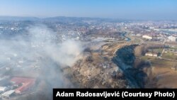 Депонијата во Ваљево се наоѓа на само неколку километри од центарот на градот, на левиот брег на реката Колубара