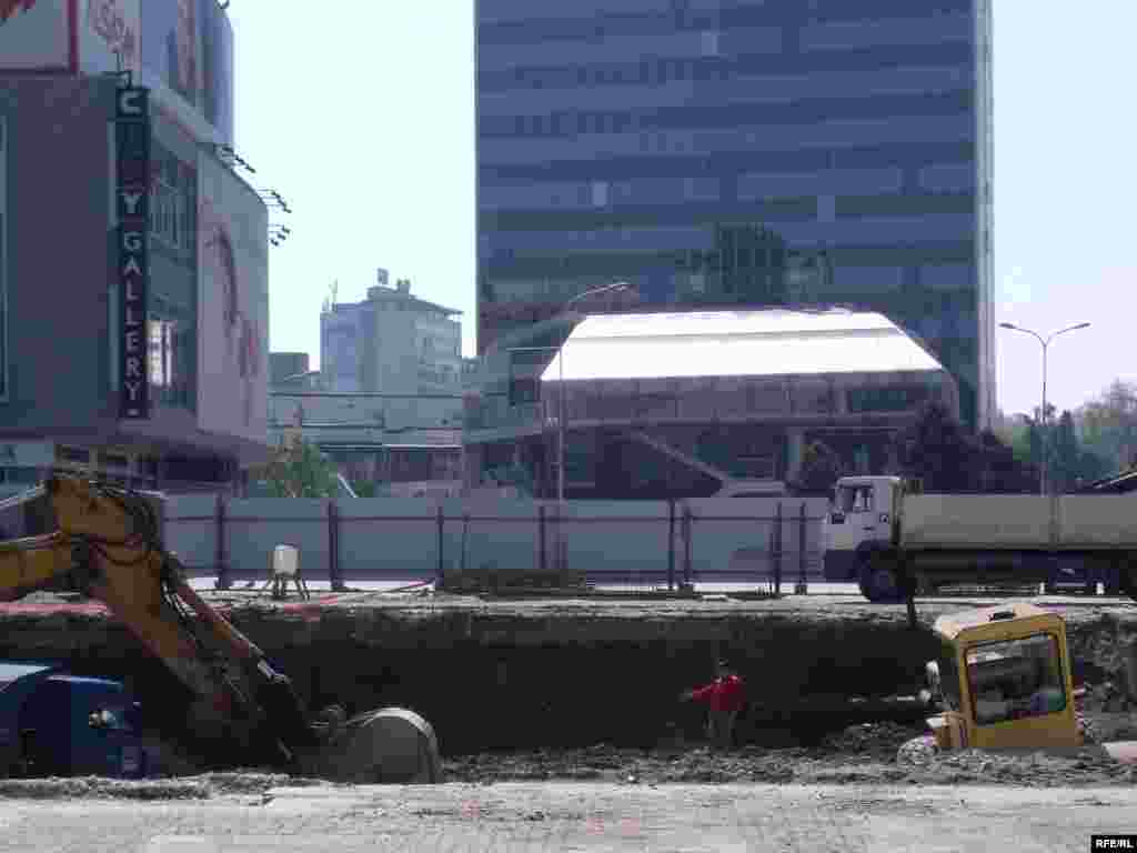 Се копа, се гради ....