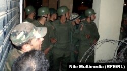 Vojna garda ispred palate predsjednika Mubaraka tokom protesta, decembar 2012.