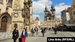 Piața Primăriei unde se află Ceasul Astrologic rămâne unul dintre punctele centrale de atracție. 4 aprilie 2021