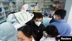 Red za kupovinu antigenog testa u kineskom gradu Hangžou