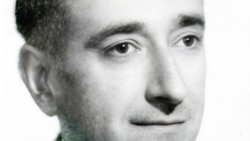 О мемуарах Филиппа Вейцмана «В фашистской
Италии» рассказывает М. Талалай.
Во 2-й части - "Прошлому нет конца", из воспоминаний А. Горянина.