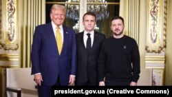 Donald Trump și Volodimir Zelenski s-au întâlnit în decembrie, la Paris. Trump nu fusese încă învestit în funcție.