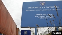 Kamioni na prelazu Merdare - ilustracija