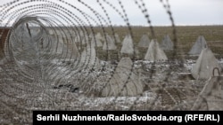 საილუსტრაციო ფოტო: დონეცკისა და დნეპროპეტროვსკის ოლქების საზღვარზე რუსეთის არმიის შესაჩერებლად აგებული თავდაცვითი ნაგებობა. 2025 წლის თებერვალი