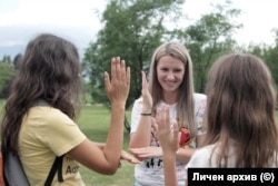 Subtitrările ar trebui să primească o atenție mai mare, spun atât persoanele fără auz, cât și reprezentanții Asociației Surzilor din România.