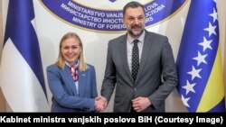 Ministar vanjskih poslova BiH Elmedin Konaković i ministrica vanjskih poslova Finske i predsjedavajuća OSCE-a Elina Valtonen.