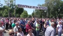 Vučićeve pristalice ispred Skupštine Srbije