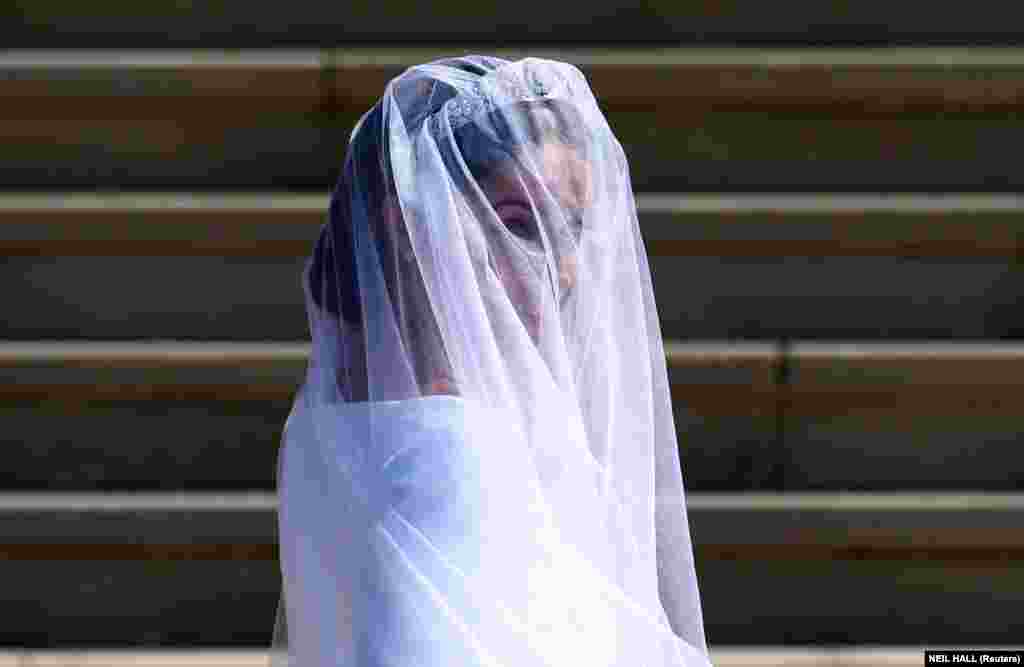 Megan Markl u trenutku dolaska u kapelu Svetog Đorđa