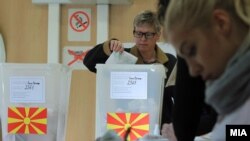 Архива: Граѓани гласаат на локалните избори во 2017 година. 