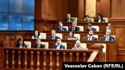 Membrii noului guvern moldovean, condus de Alexandru Munteanu, la audierile parlamentare pentru votul de învestitură din 31 octombrie.