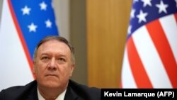 Візит Помпео мав на меті показати і українцям, і Москві, що американцям Україна не байдужа. Проте від відповіді на запитання про те, коли ж Зеленський нарешті відвідає Білий дім, Помпео ухилився, пише Пайфер