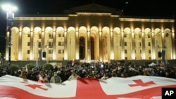 2025 წლის ოქტომბერში საქართველოში თვითმმართველობის არჩევნებია დაგეგმილი. 2024 წლის ნოემბერში დაწყებული საპროტესტო აქციების ერთ-ერთი მოთხოვნა ხელახალი საპარლამენტო არჩევნების ჩატარებაა. 