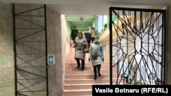 Второй тур выборов в Молдове: начало ФОТОГАЛЕРЕЯ