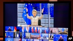 Ursula von der Leyen bizottsági elnök az állam- és kormányfőkhöz szól a Covid alatt az uniós keretköltségvetésről videókonferencián tartott vitán 2020. november 19-én
