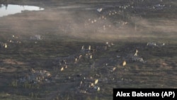 ქუჩა დანგრეულ სოფელ კლიშჩიევკაში, ვლადისლავის პოზიციის მახლობლად.