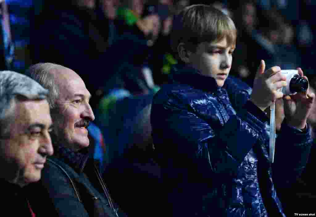 Александр Лукашенко с сыном Николаем на Олимпиаде в Сочи. 2014.