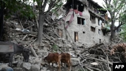 Fotografija prikazuje oštećenu kuću nakon zemljotresa u selu Mazar Dara u okrugu Nurgal, okrugu provincije Kunar, u istočnom Afganistanu, 1. septembra 2025. godine.
