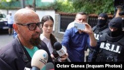 Cristian Popescu Piedone este cercetat pentru că ar fi divulgat informații despre un control care urma să aibă la un hotel. 