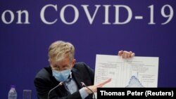 Bruce Aylward iz SZO na konferenciji za medije u Vuhanu 24. februar, 2020.