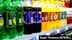 Disa produkte të Kosovës në një dyqan ushqimor në Prishtinë. Foto nga arkivi. 