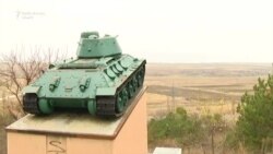 Tancurile de pe postament