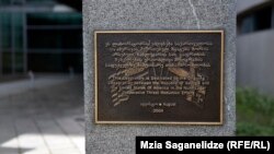 Наблюдатели считают, что представителей России в лаборатории Лугара не дождутся