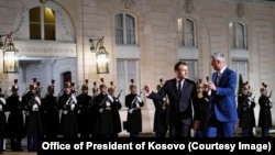 Francuski i predsednik Kosova, Emanuel Makron i Hašim Tači