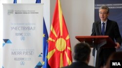 Директорот на Државниот завод за статистика, Апостол Симовски. 