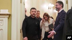 Volodimir Zelenski miercuri la Kiev, în compania președintei Parlamentului European, Roberta Metsola. 