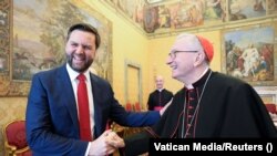 J.D. Vance i Pietro Parolin, Vatikan, 19. aprila 2025.