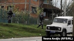 Specijalne snage policije u Resniku, 9. april 2012.