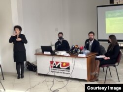Презентација на документот „Млади во криза“