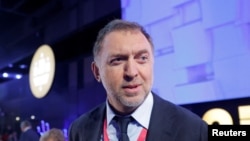 Ruski oligarh Oleg Deripaska pod sankcijama je SAD-a od 2018. godine. Američki tužioci tvrde da su angažovani visoki agent FBI-ja za kontraobavještajnu službu i bivši ruski diplomata da pokušaju poništiti sankcije (foto: juni 2022.)
