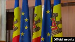 Drapele molodvenești și europene.