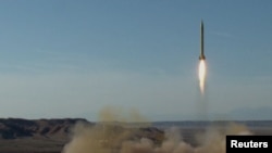 Iran ispaljuje balističke rakete