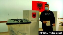 Votimi në Shqipëri. 