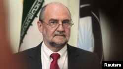 Герман Накерц на прес-конференції після переговорів у штаб-квартирі МАГАТЕ у Відні 24 серпня 2012 року