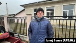 Vasile Gabor este nemulțumit că la postul de Poliție din satul său nu se află tot timpul un agent.