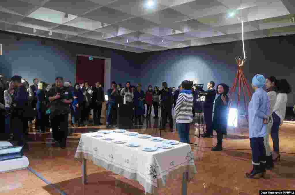 Открытие выставки &quot;Время и Астана: после будущего&quot; состоялось в зале современного искусства Национального музея.&nbsp;