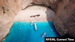 Архивска фотографија - Поглед на плажата Навагио на островот Закинтос во Грција.